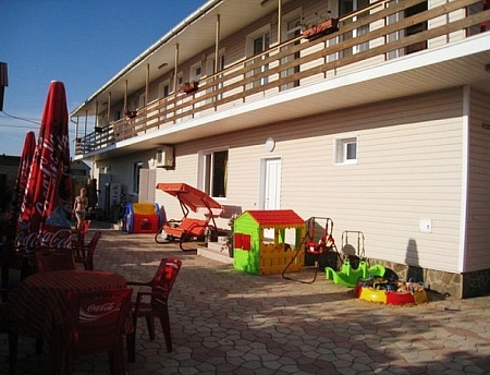 фото "Синеморье" мини-гостиница в п. Заозерное (Евпатория)