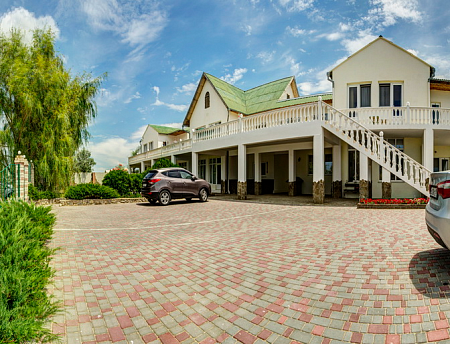 фото "Парк отель Казантип центр" база отдыха в Новоотрадном
