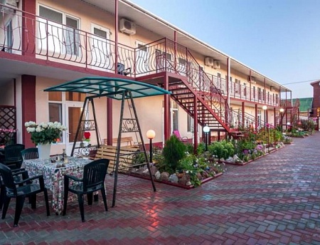 фото "Ласточка 117" гостиница в Феодосии