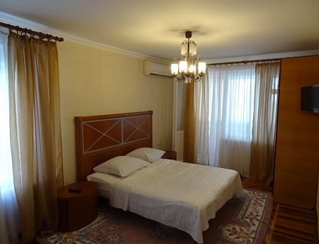 фото 2х-комнатная квартира Соловьёва 3 в Гурзуфе