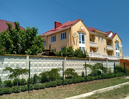 фото "Корона" гостевой дом в с. Оленевка (Черноморское)