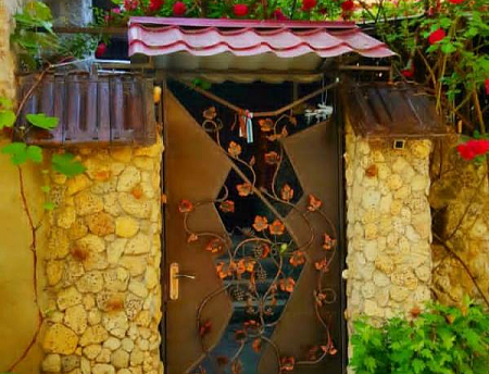 фото "Уютный Дворик" дом под-ключ в Евпатории
